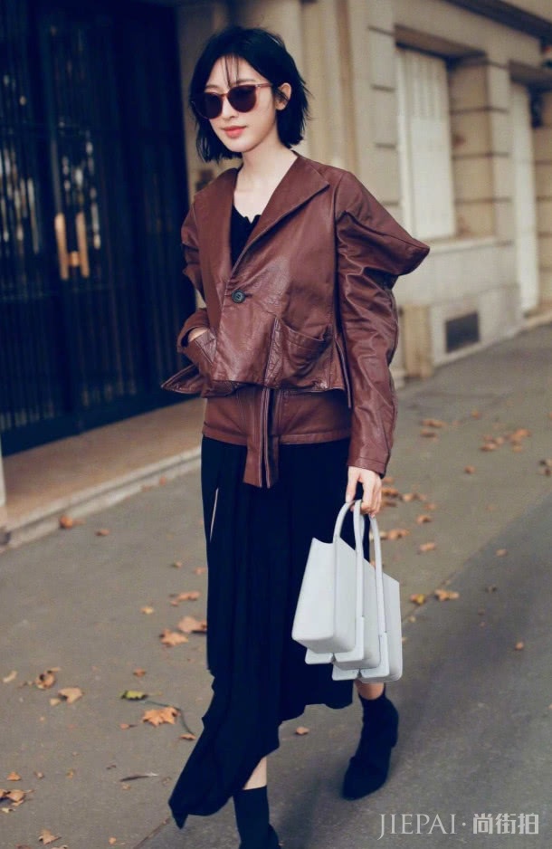 张俪“水泥裙”穿出“小鸟腿”,看了好心疼!