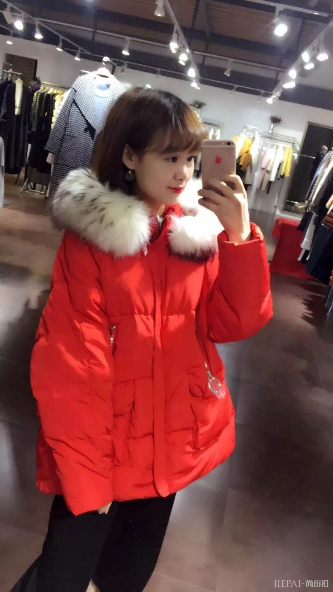 短款羽绒服这样才洋气!