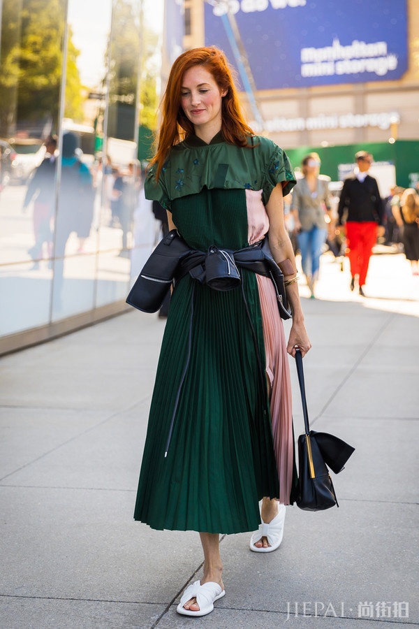 时尚编辑泰勒·托马西 (Taylor Tomasi) 精彩街拍集锦：最会“作妖”的女人，再浮夸的风格也能不抓马！