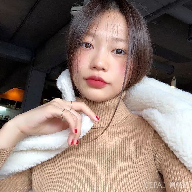 身高不足165CM也能当模特?韩国博主用她的衣品做到了