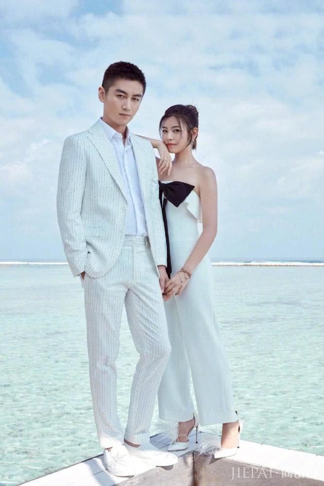 陈妍希陈晓露香肩却被脚上鞋子抢镜