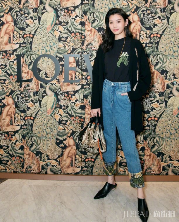 超模奚梦瑶新造型亮相!