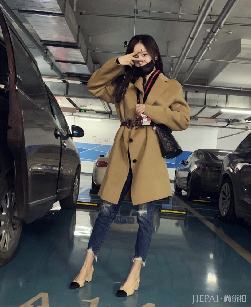 吴宣仪化浓妆太惊艳,口红性感爆棚!