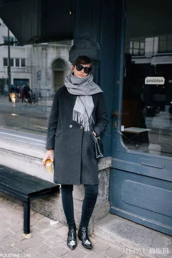 2种围巾变出4种搭法!冬天围巾这么系,真的很好看!