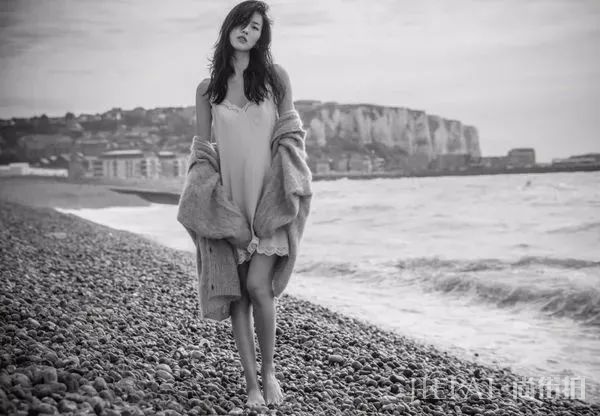 半个娱乐圈都在卷的爆火“仙女烫”发型，谁换谁美