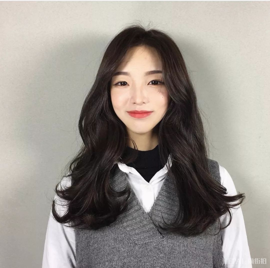 发型欣赏：每位小姐姐都要留个好看的卷发