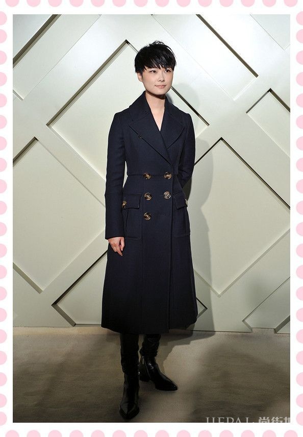 李宇春逆天长腿穿长筒靴竟变“象蹄”，真辣眼