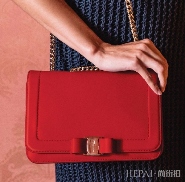 FerragamoHoliday 彩虹与Vara蝴蝶结