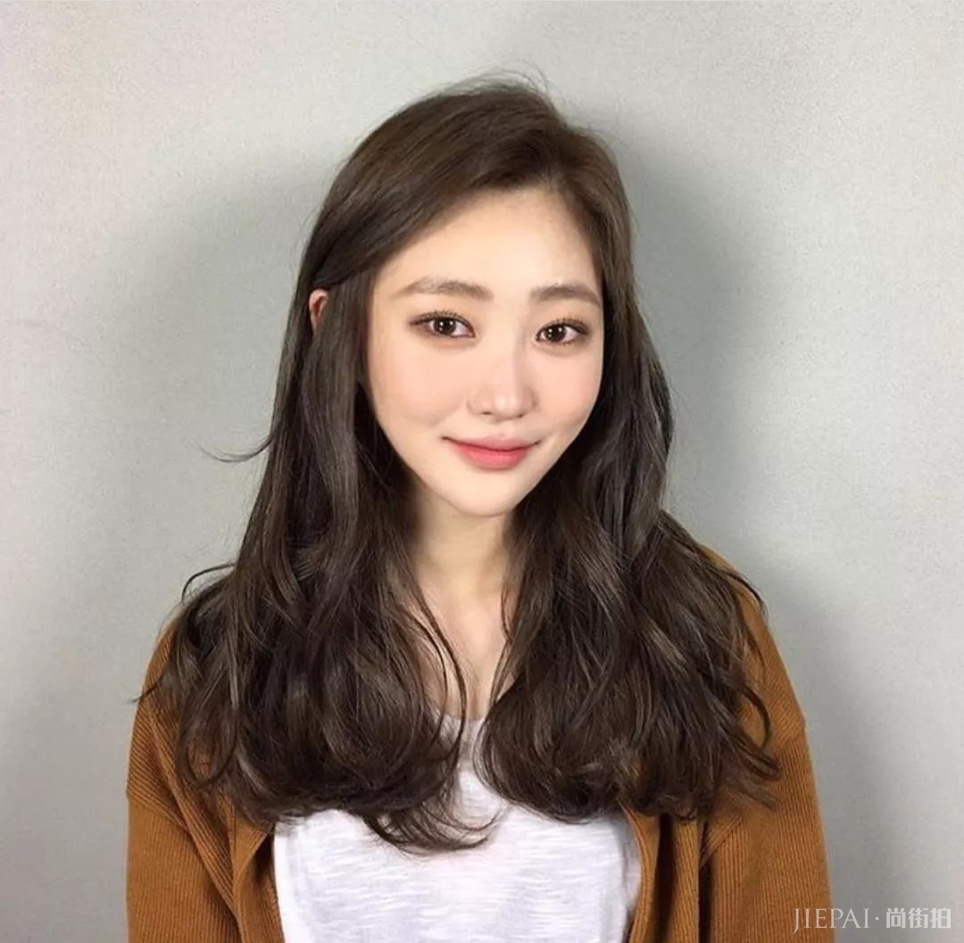 发型欣赏：每位小姐姐都要留个好看的卷发