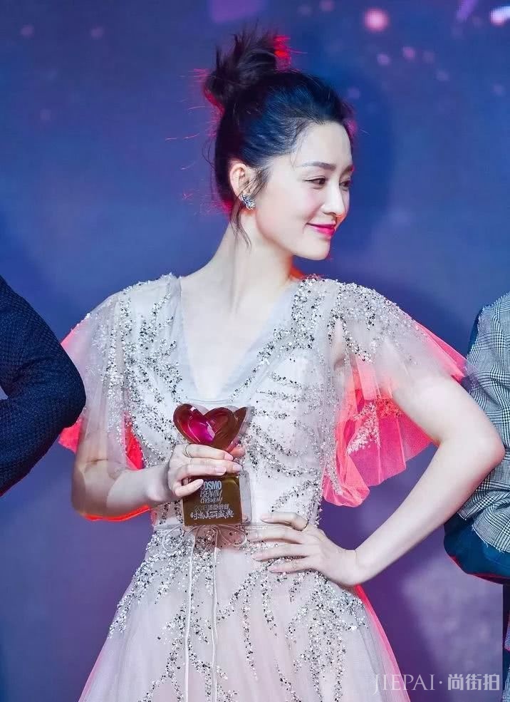 仍在行走着的李沁