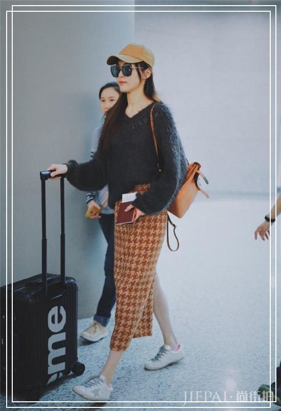 唐嫣婚后真奢侈!4万块大衣配2万块的包