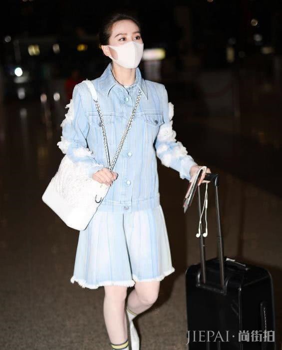 刘诗诗穿牛仔装走机场被吐槽“太土了”,看完我想静静!