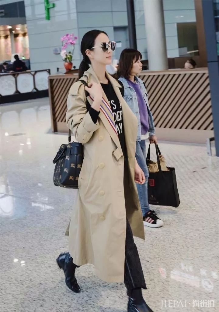 张钧甯这裤子都洗到发白了,居然还在穿!