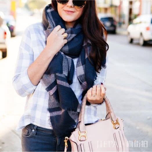 五大三粗、体重超过130斤的宝妈，居然仅靠围巾就挤身Ins时尚博主？