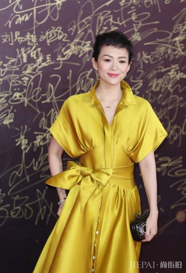 章子怡跟风“狗啃”发型，你打几分？