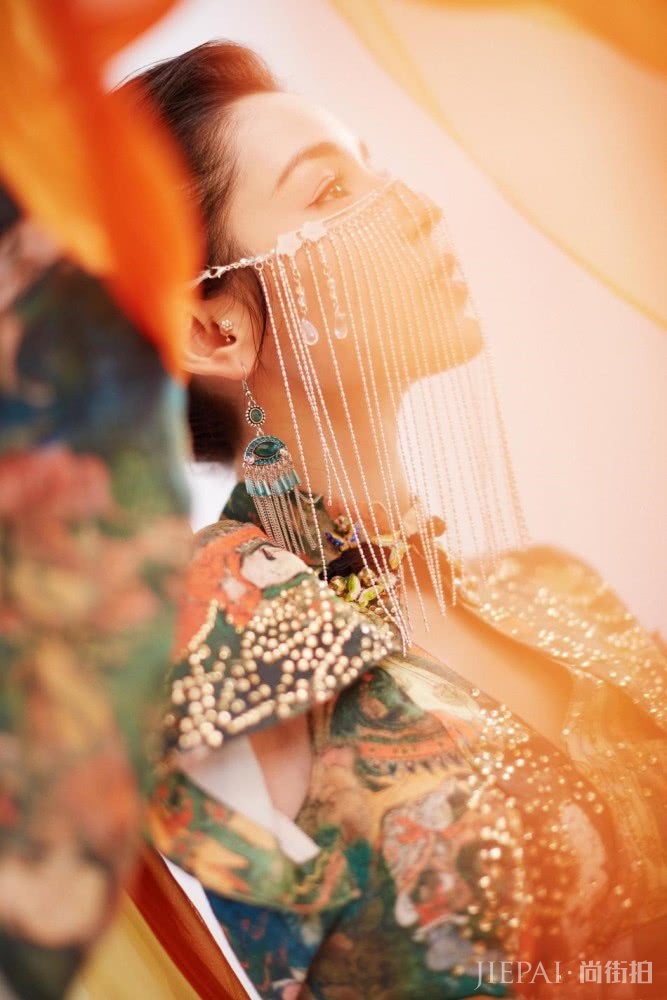 一夜爆红“新疆第四美”,没有同款基因,但是同款妆容学起来