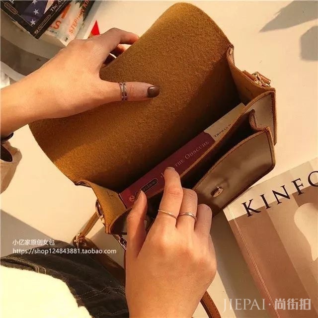 这个复古小众包,竟然高级感爆棚