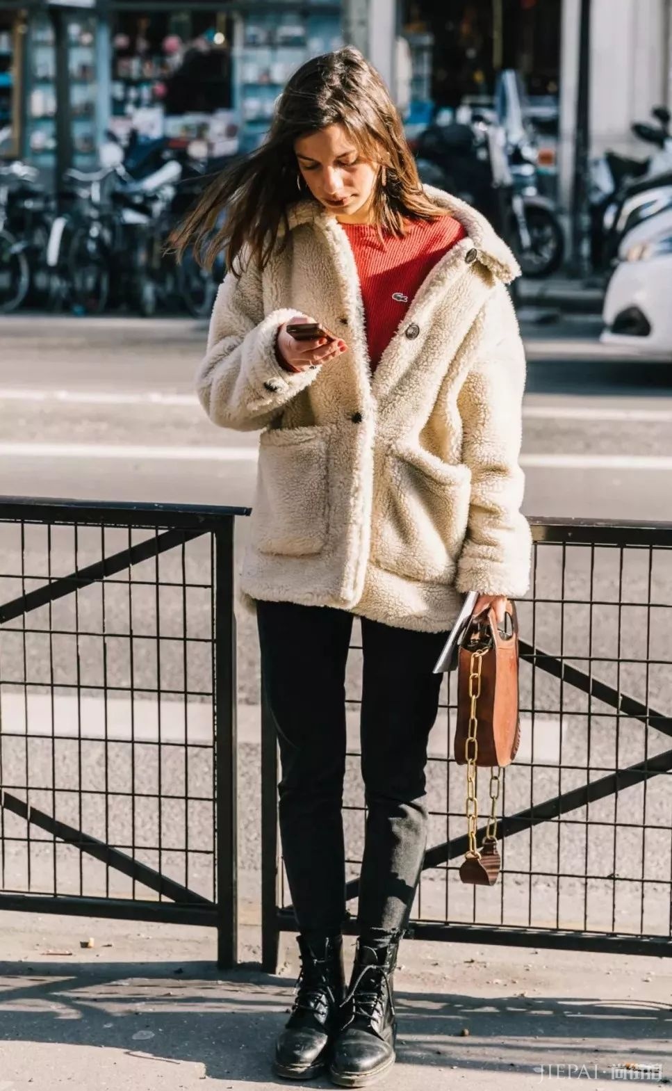 你需要一件温暖又时髦的毛绒外套