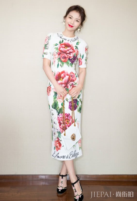 刘涛刷新人们的认知，穿渔网裙第一次见！