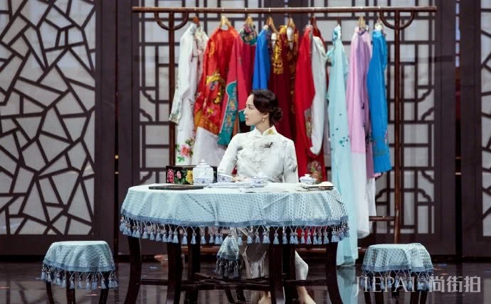 张钧甯终于穿旗袍了，《我就是演员》中白色旗袍唯美动人，真漂亮