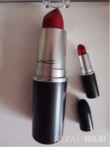 MAC官方卖假口红?心态崩了...