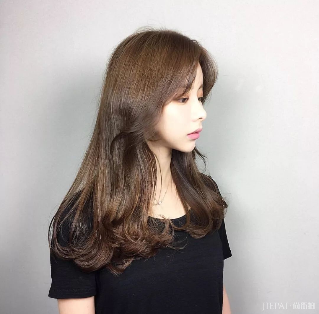 发型欣赏：每位小姐姐都要留个好看的卷发