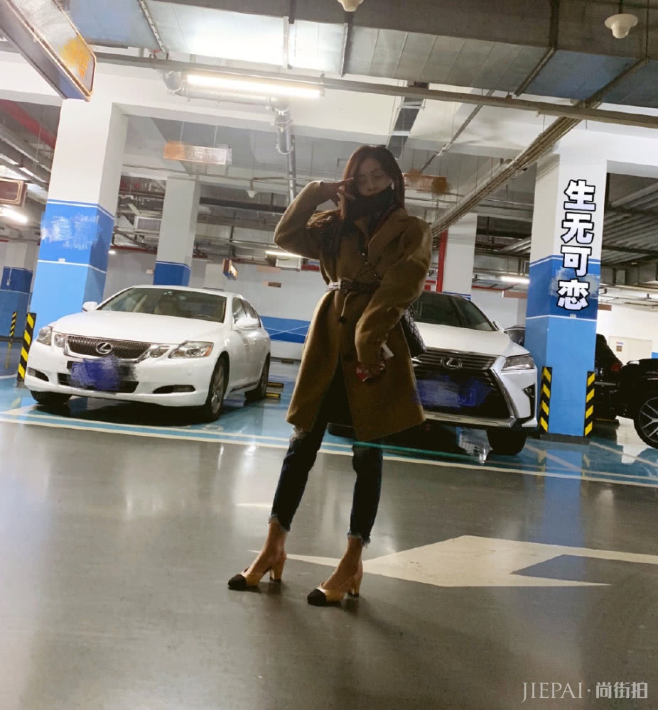 吴宣仪化浓妆太惊艳,口红性感爆棚!