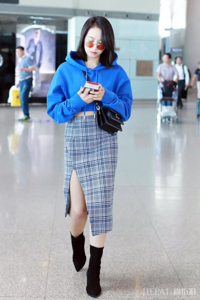 冬季枯燥乏味？干净清新的蓝色单品，穿出高格调