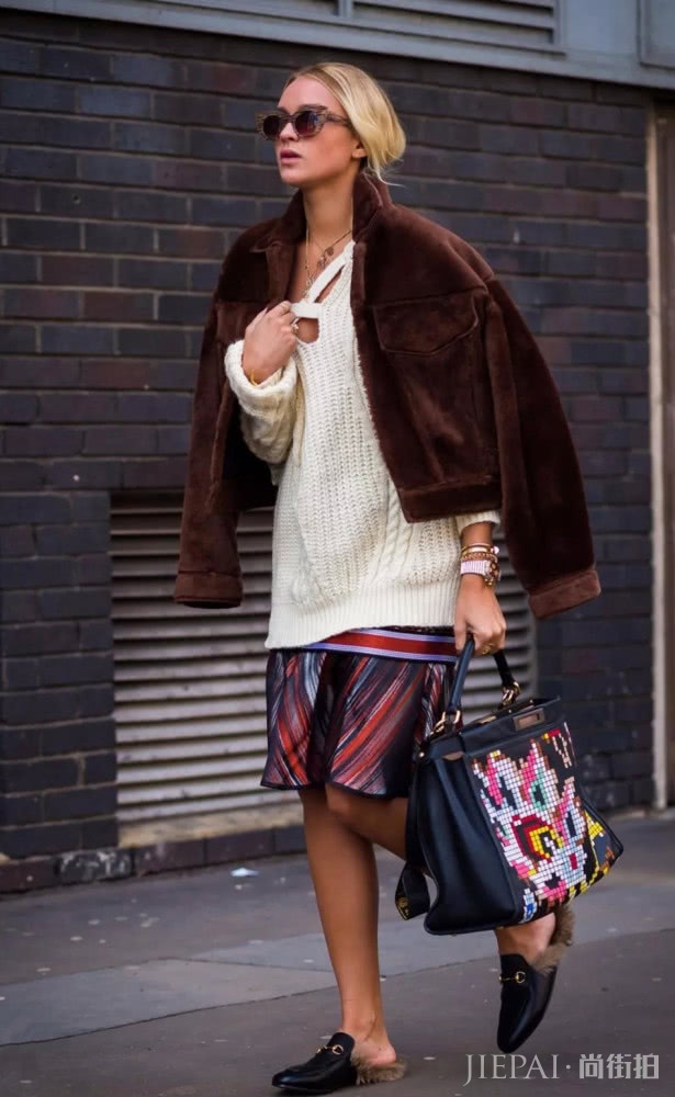 小个子女生怎么穿衣好？选一件有型的短外套，为你时尚感加分