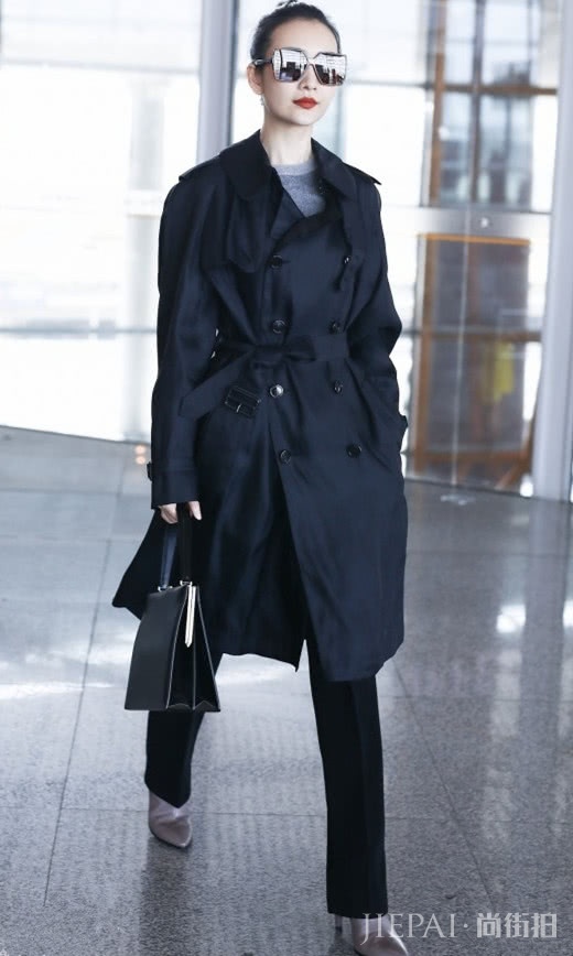 风衣高级不止一点点,穿出整个气质暖冬