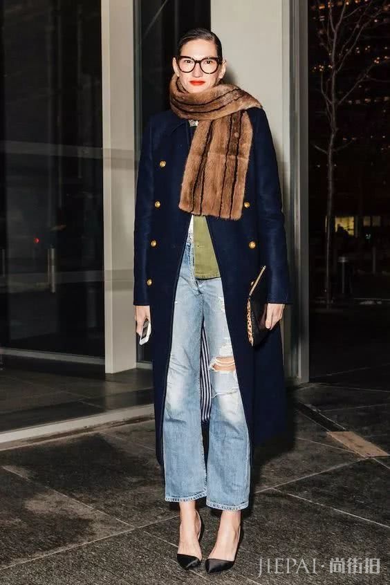 欧美街拍 时尚潮人只靠一条“围巾”立马变优雅