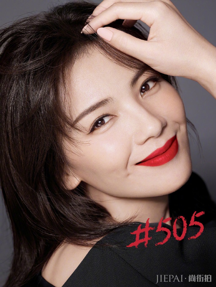 刘涛第1次尝试镂空透视装,美极了