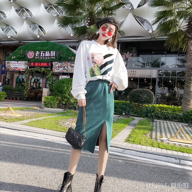 秋冬季节时尚卫衣减龄装