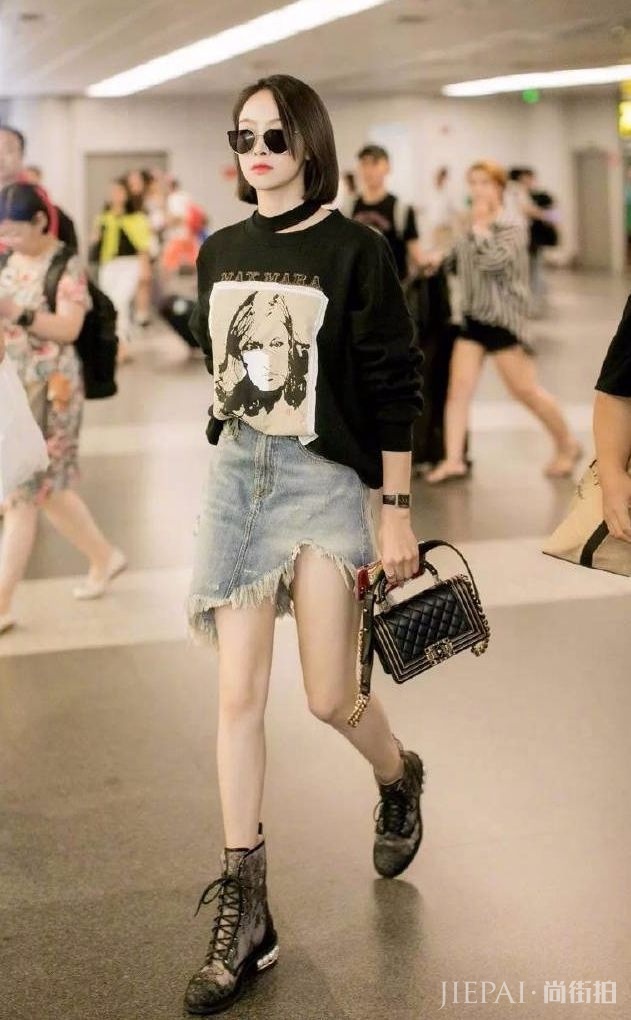 宋茜筷子腿大脚要穿42码的鞋吧!