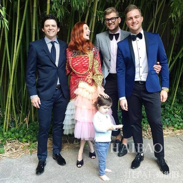 时尚编辑泰勒·托马西 (Taylor Tomasi) 精彩街拍集锦：最会“作妖”的女人，再浮夸的风格也能不抓马！