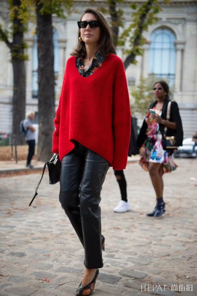 欧美街拍 新年穿红色既能喜庆又很时髦