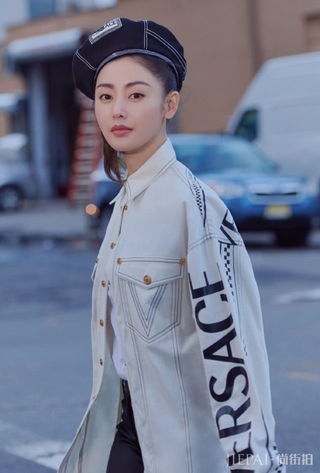 张天爱“牙签腿”变成了“水管腿”,男人却更喜欢!