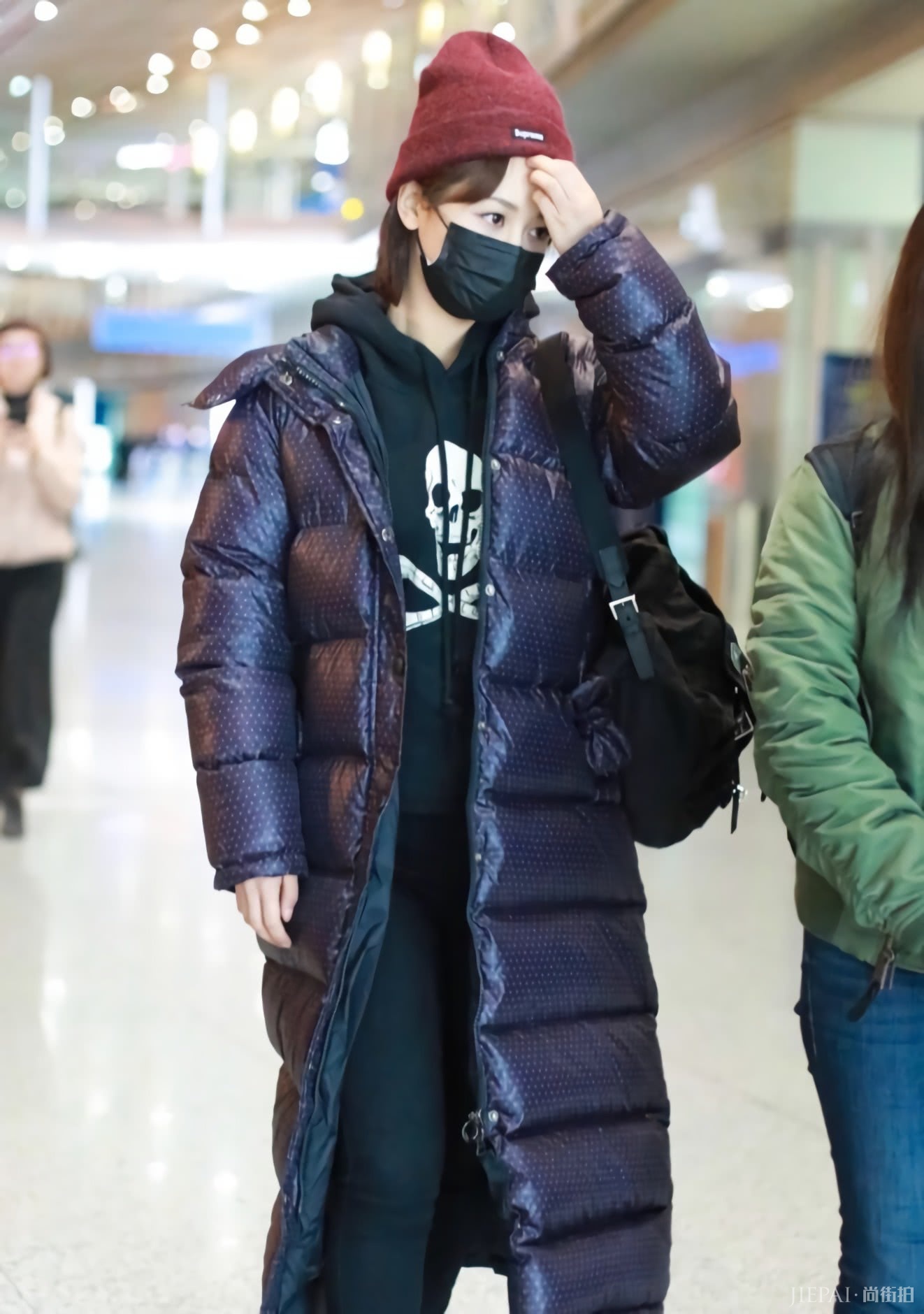 杨紫一双“芋头鞋”超级时髦,看完我赶紧扔了小白鞋!