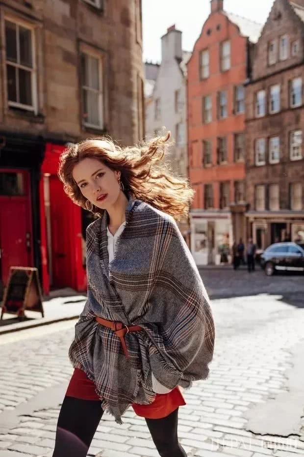 这几条围巾也太惊喜了 承包了今冬的时髦感