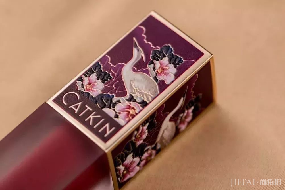 这款颜好又显白的秋冬口红,我连外壳都想收藏!