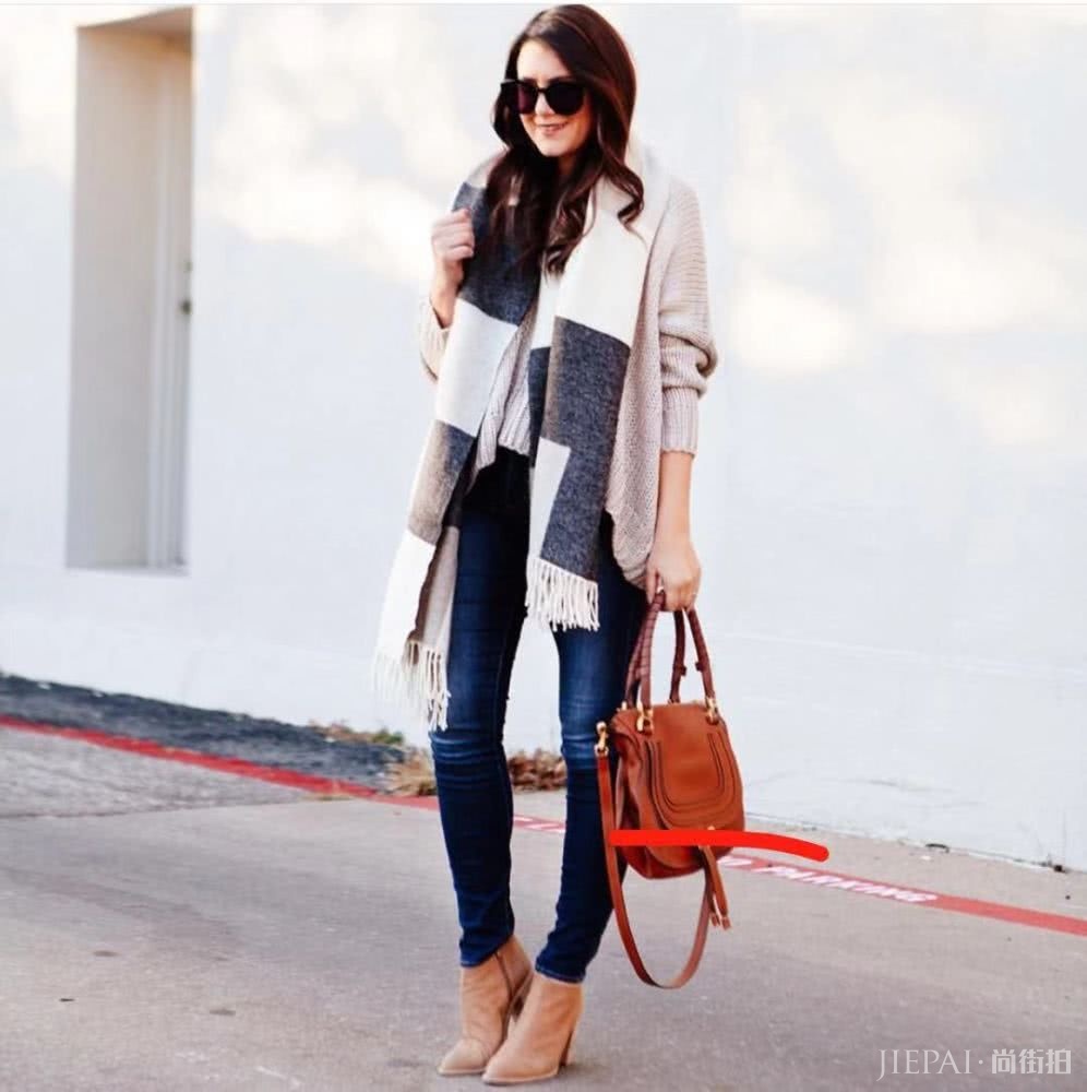 五大三粗、体重超过130斤的宝妈,居然仅靠围巾就挤身Ins时尚博主?