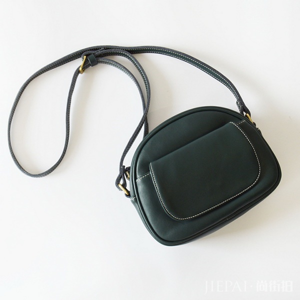 街拍演绎单肩包！背上美哭路人！