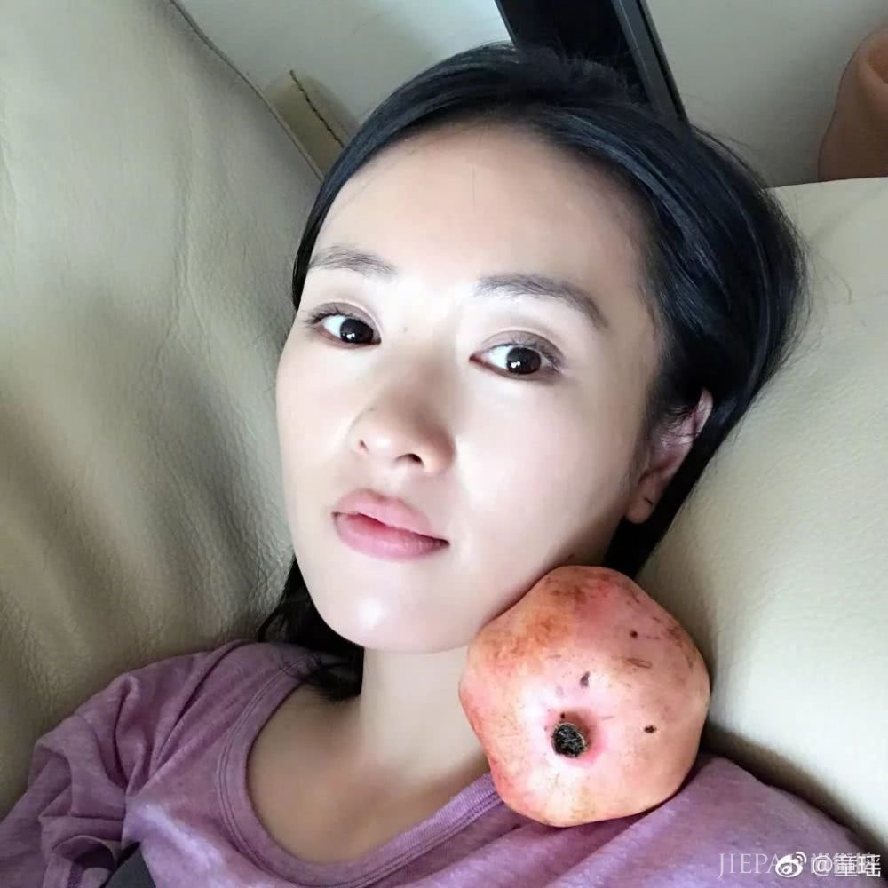 童瑶的气质太温婉了,这次斜刘海的造型加分不少呢