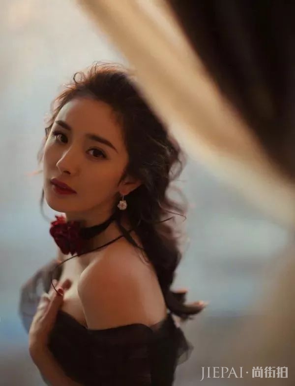 半个娱乐圈都在卷的爆火“仙女烫”发型，谁换谁美