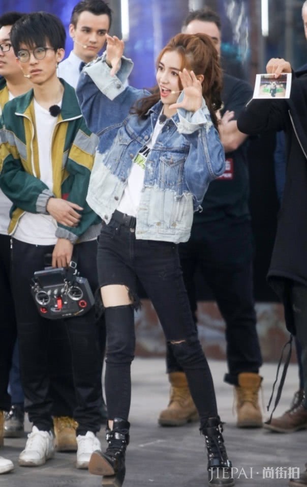 杨颖秀出的“芭比腰”,让黄晓明最动心!