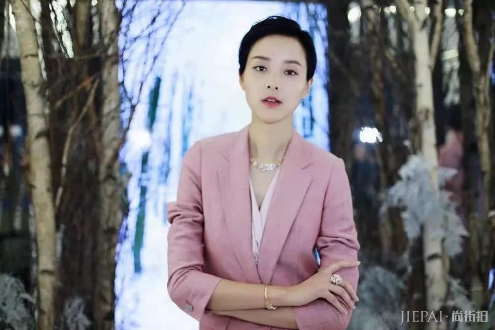 这对国民超模CP,被蓝血品牌双双相中,还要带着宝宝走秀?