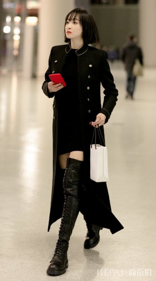 宋茜这条“胖胖裤”穿对了,光看腿完全看不出有90斤,太瘦了!