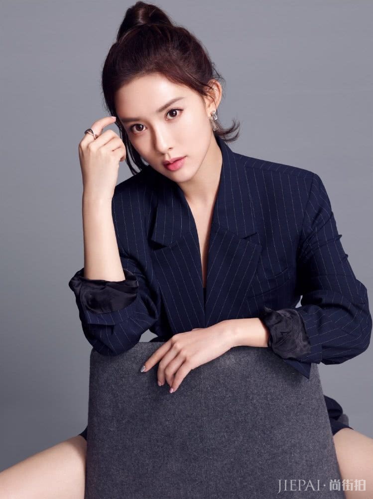 孟子义《将夜》里扮叶红鱼美丽动人,换现代装更显清纯俏皮