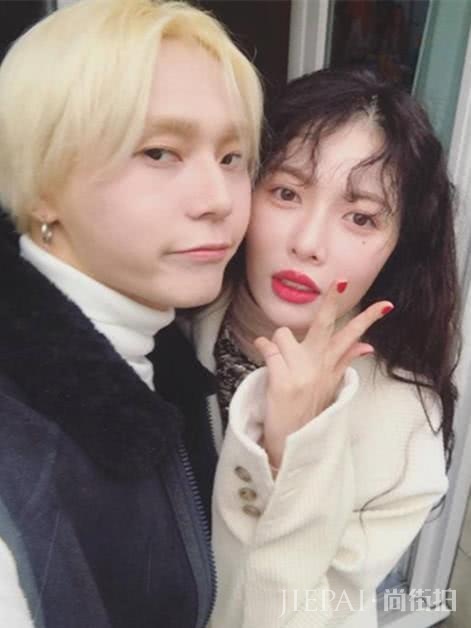 金泫雅ins晒私服穿黄色打底裤,搭配的好有个性