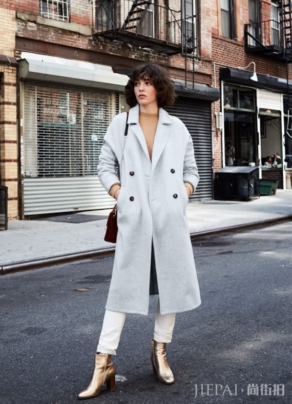 灰色大衣不会穿?这几款搭配look给你全新视觉美感